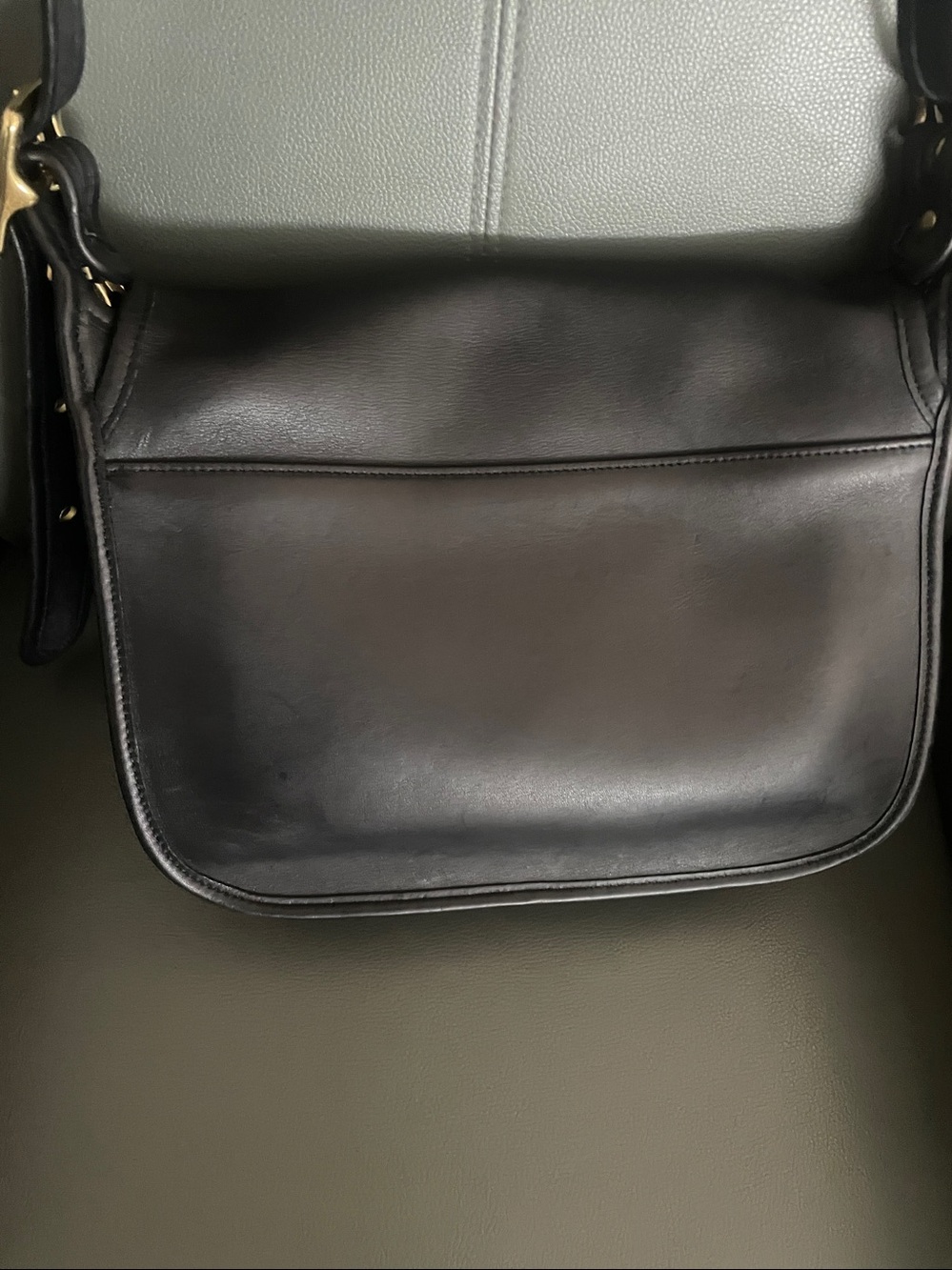 vintage black leather Coach Patricia Legacy bag with a classic flap closure and - Picture 13 of 13